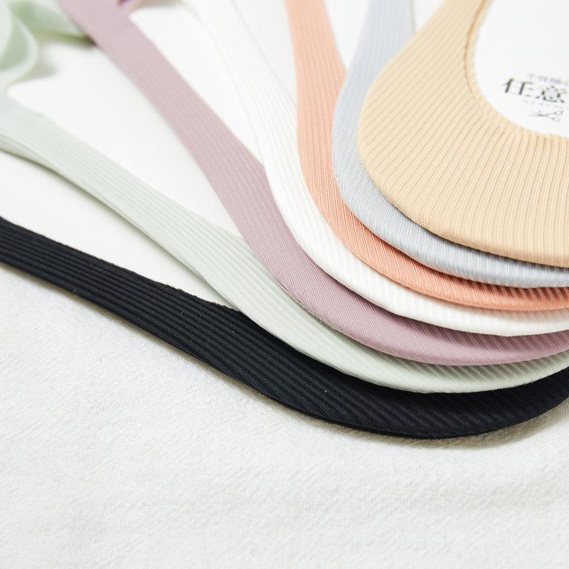 Women's Ice Silk Low-Cut Socks - Silicone Anti-Slip, V-Neck Invisible Design, Summer Thin Cotton Soles, Trendy Style.