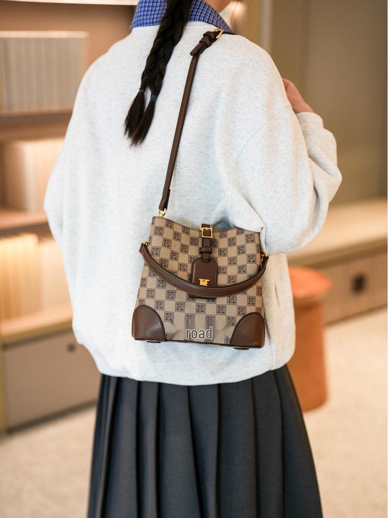 High-End Women's Large Tote Bucket Bag - 2025 Trendy Crossbody & Shoulder Handbag