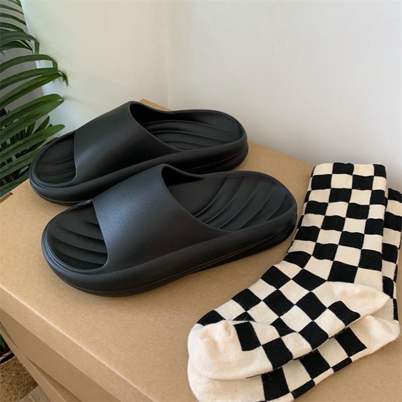 

Женские летние пляжные шлепанцы инс модные новые студенческие носят толстоподошвенные спортивные крутые шлепанцы 40-41 чёрный