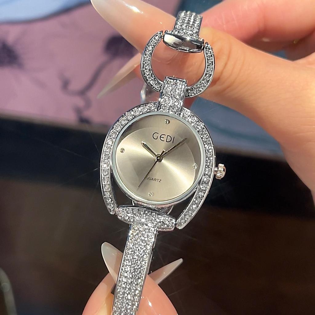Light Luxury Gypsy Star High-Value Women'S Watch Exquisite Niche High-End Irregular Hollow Bracelet Watch