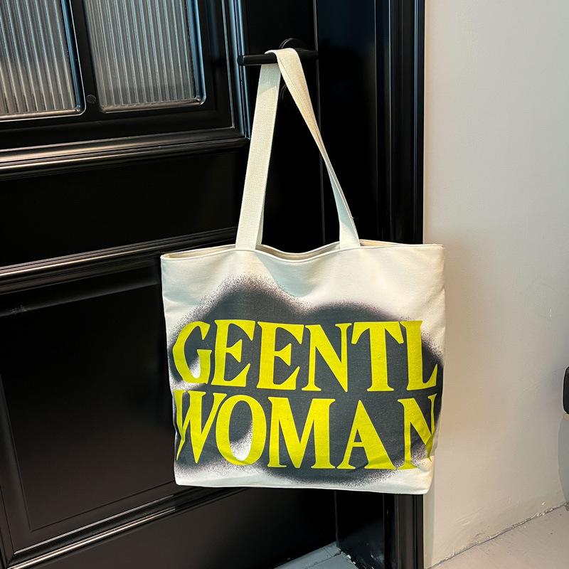 

Нишевый дизайн женская сумка большой вместимости женская новая 2025 сумка-тоут студенческий модный тренд персонализированная сумка-тоут зелёный