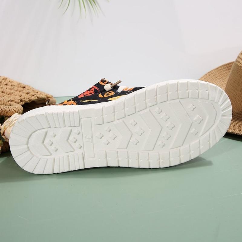 New Large-sized Canvas Shoes for Single Women