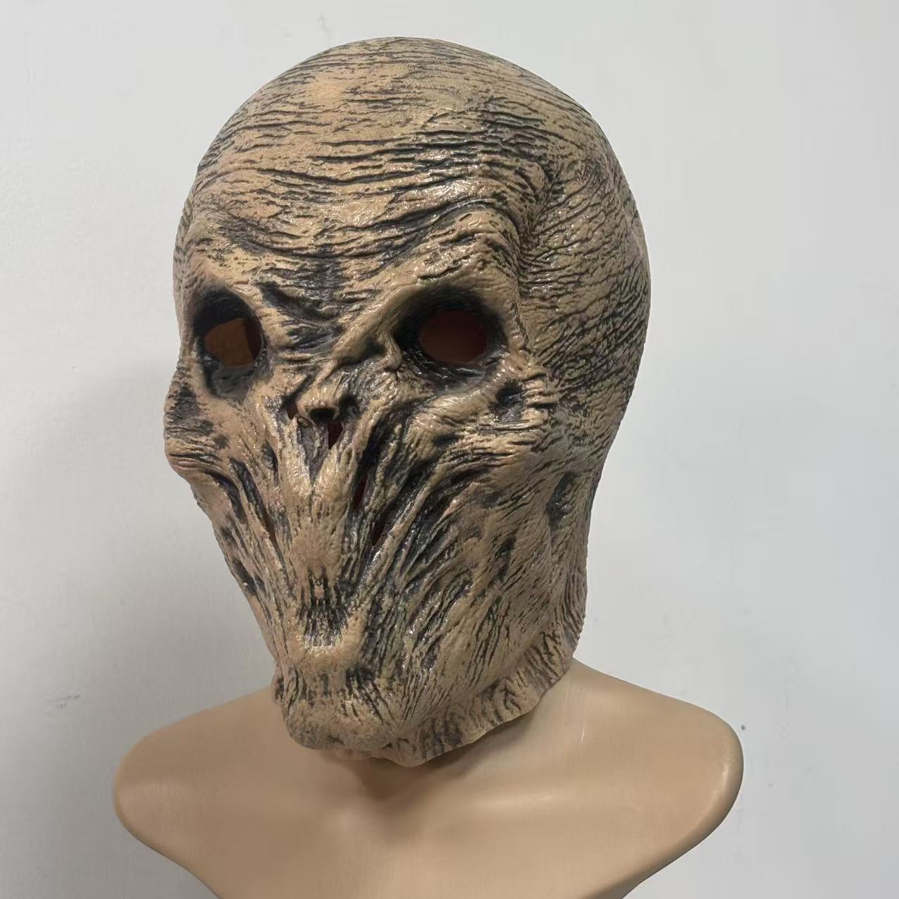 Alien headgear, terrifying skull alien latex mask One size fits all adults