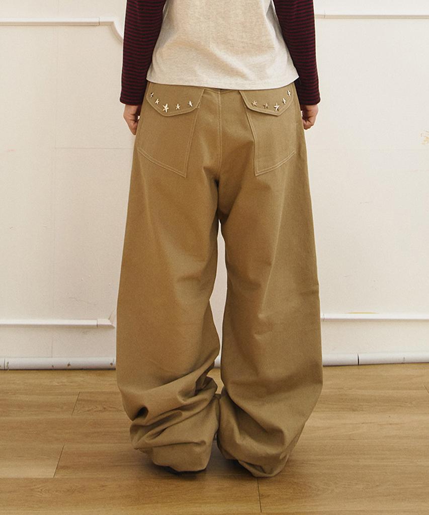 Tansanmageunesyum Juyoung X Carbonated Cotton Wide Star Stud Pants (Beige)