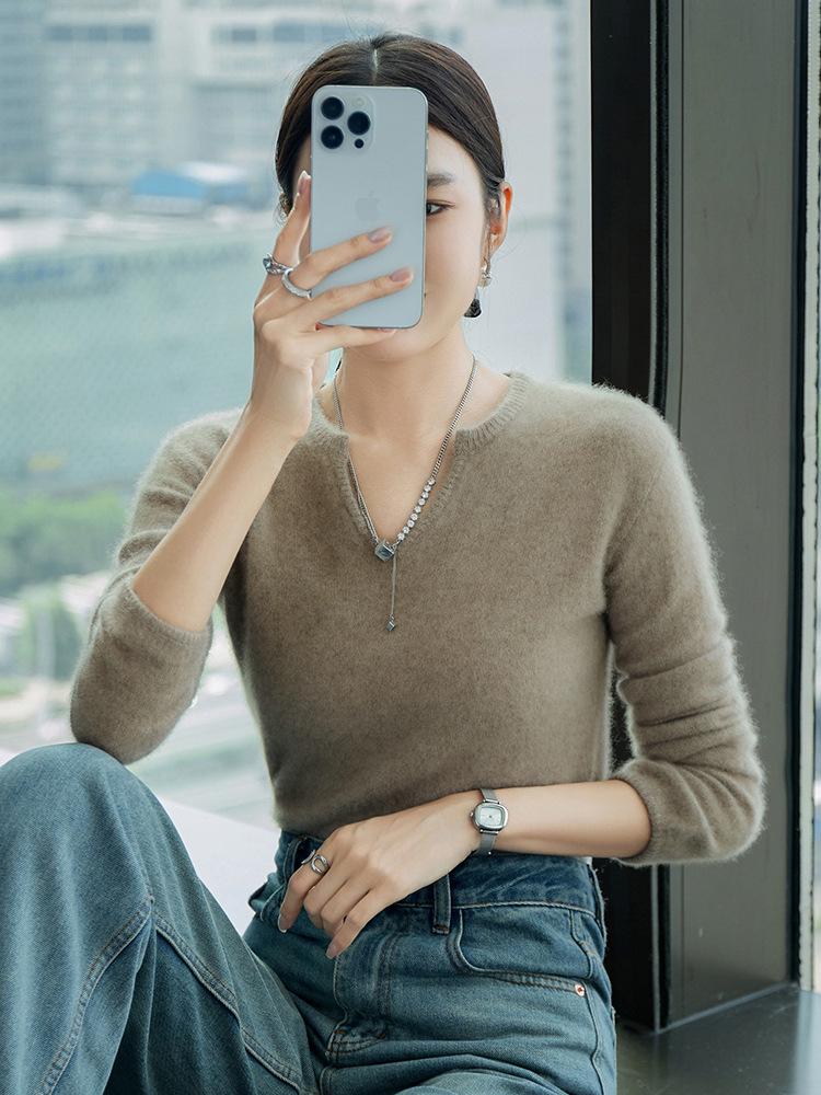 Women's Cashmere V-Neck Long Sleeve Loose Fit Pullover Sweater
