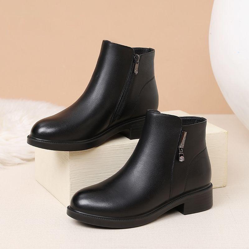 

Маленькие кожаные ботинки женские новые женские туфли осенне-зимние ботинки низкий каблук квадратный каблук круглый носок ботинки модные и удобные модные ботинки 41 чёрный