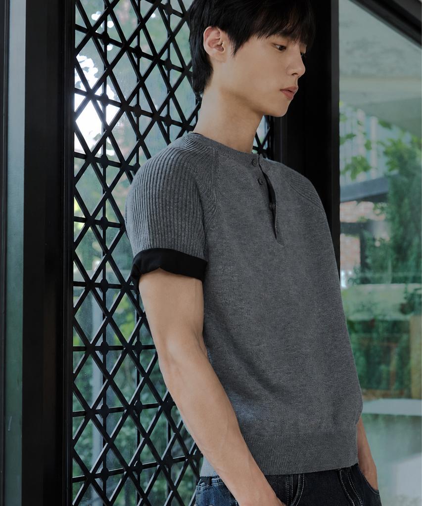 NODU Raglan Henley Neck Ribbed Crop Half Knit [Gray]