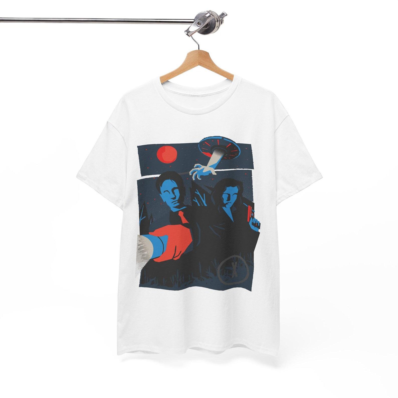 The Truth Is Out There T shirt - Retro UFO Tee S