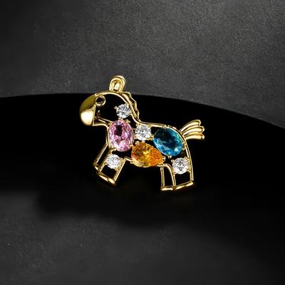Una Nuova Spilla di Cristallo a Forma di Cavallo da Donna di Alta Gamma con Un Design di Lusso Leggero e di Nicchia per La Spilla dello Zodiaco dell'Anno del Cavallo
