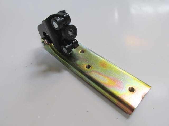 For Renault Master 2 2004-2010 right sliding door center guide connection Oem 7700352379