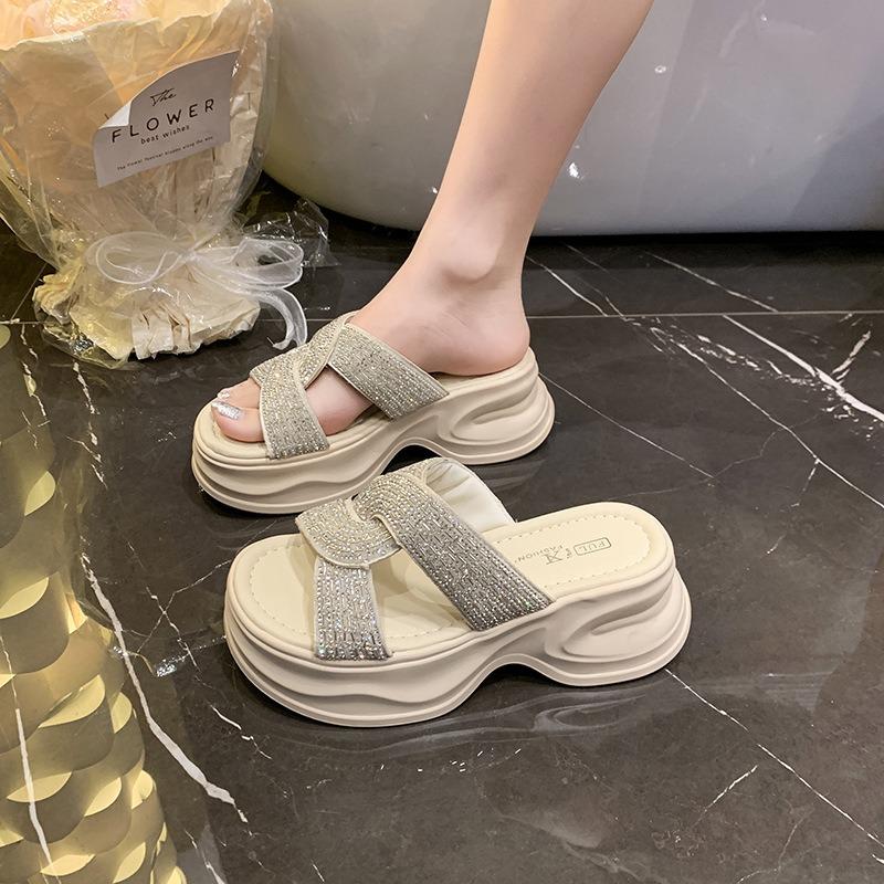 Thick-bottomed rhinestone one-word drag women wear new summer slope heel casual versatile cool slippers
