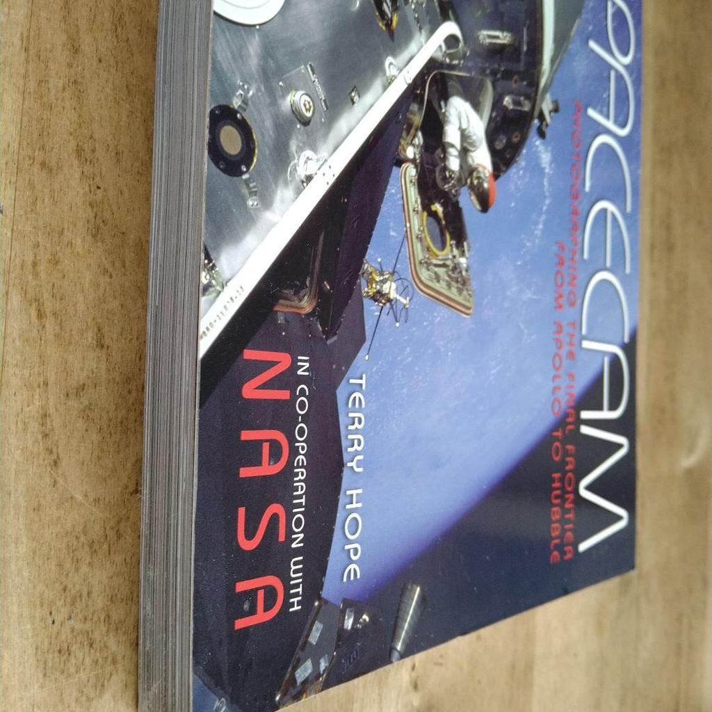 [USED] NASA "SPACE CAM" Space Photo Collection Foreign Book