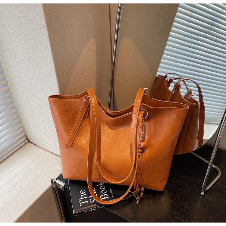 Woven bag women's 2025 new Korean version tote bag simple large capacity shoulder commuter bag underarm bag