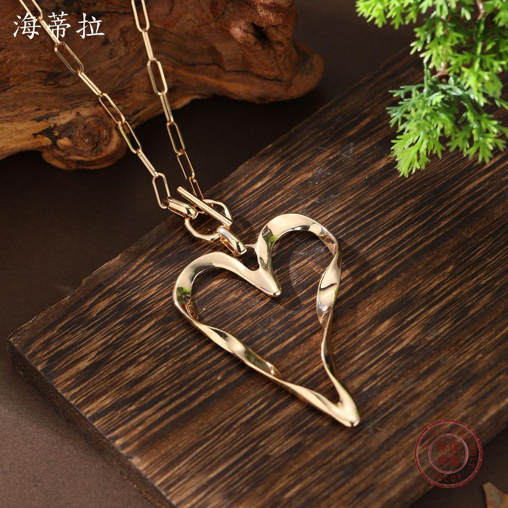 New Irregular Smooth Hollow Love Long Pendant, Women's Fashion High Sense OT Buckle Heart Necklace