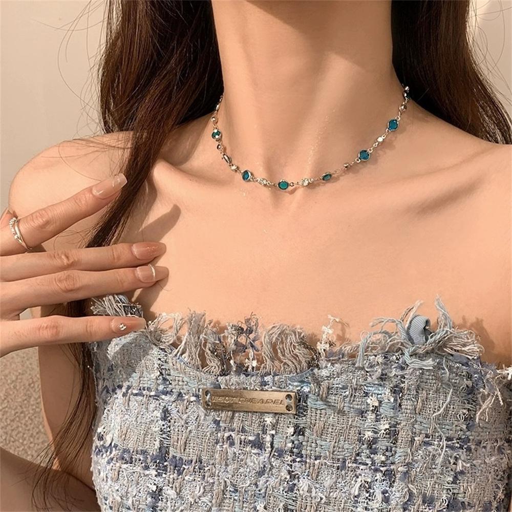 Collier Papillon Cristal Bleu Romantique pour Femmes Filles Ras de Cou Bicouche Chaîne Clavicule Pendentif Délicat Zircon Scintillant Mode