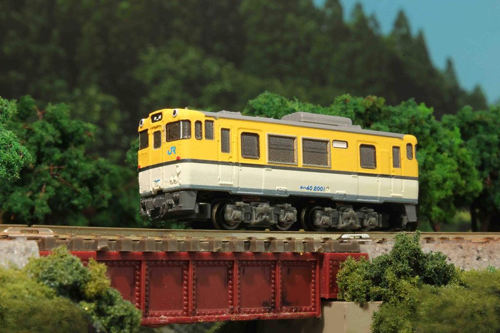 Z Gauge Z Shorty Kiha 40 Hiroshima Color Model Railroad Diesel Railcar ST009-2