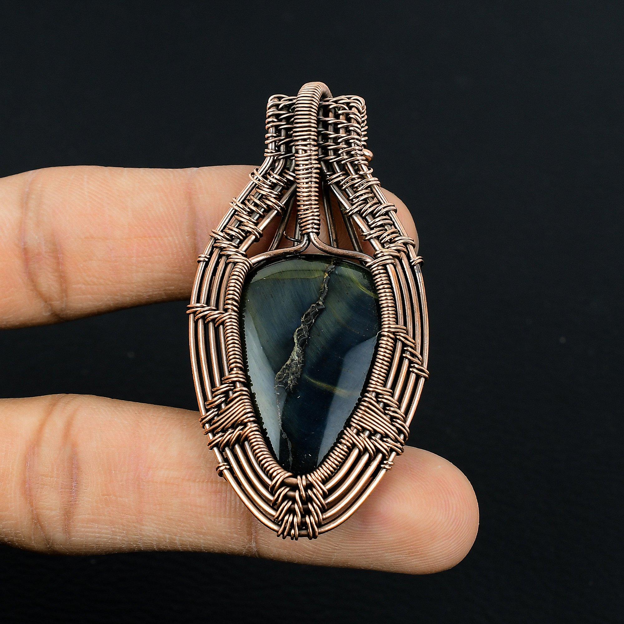 

Подвеска из голубого тигрового глаза, подвеска, обернутая медной проволокой 999 пробы. Подарок для женщин, подвеска ручной работы, ювелирные изделия из драгоценных камней 2.55 Inches