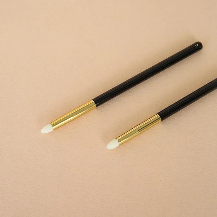 

19 Тіней для повік