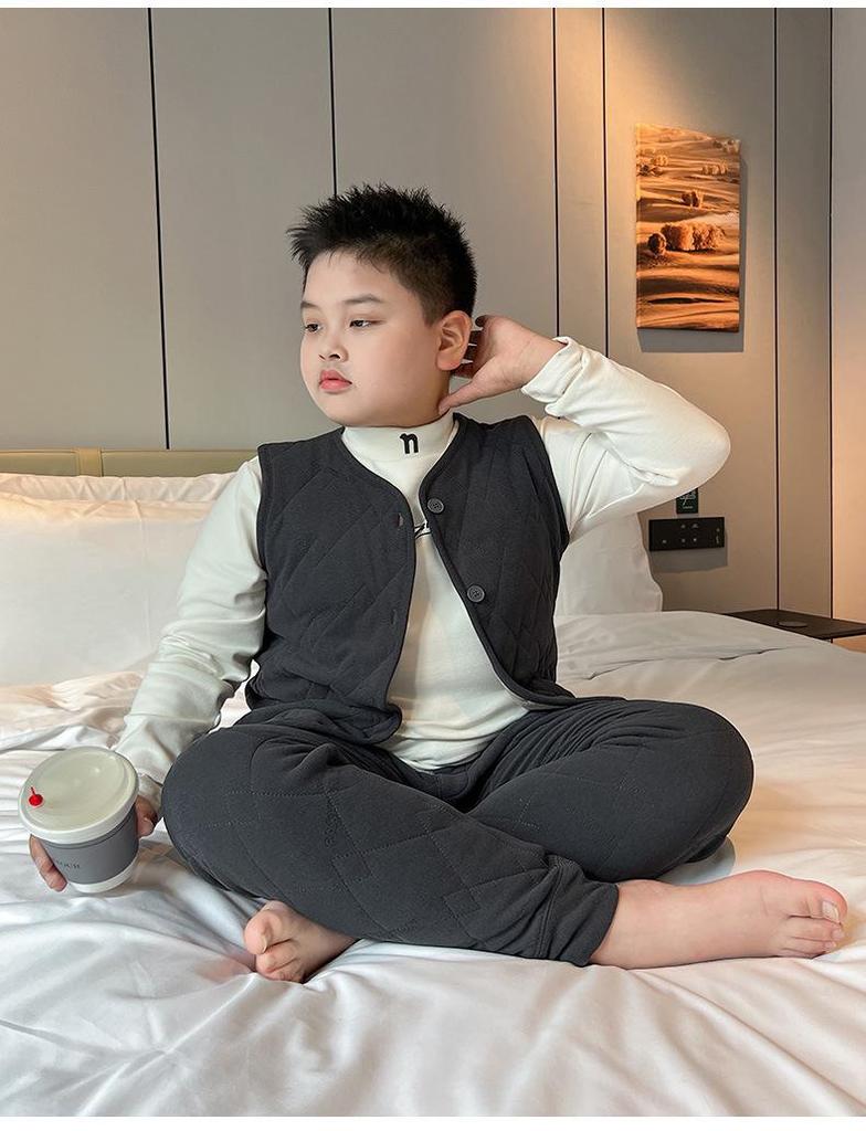 Children's Warm Liner Vest: Thickened Sleeveless Jacket for Autumn/Winter