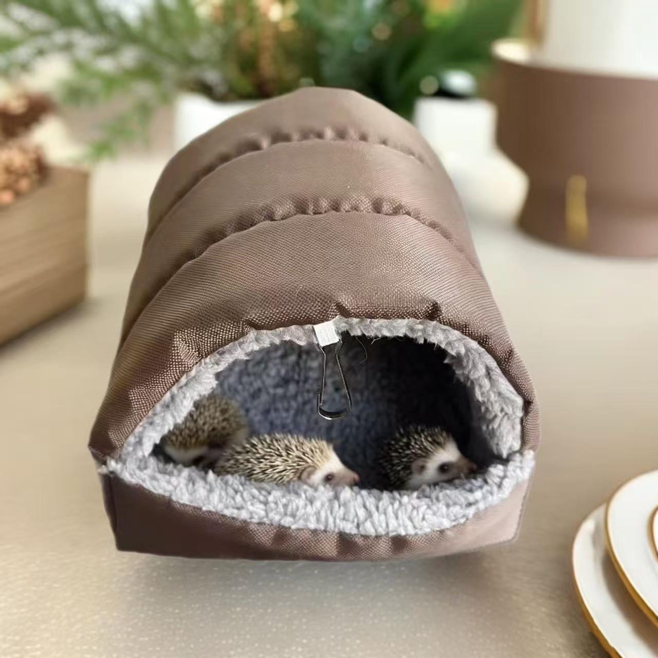 

All-Season Cotton Hammock for Small Pets: Hamsters, Guinea Pigs, Chinchillas, Sugar Gliders Large 15x15CM