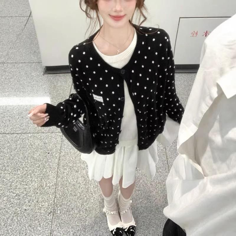 2026 Slimming Polka Dot Long-Sleeve Knit Cardigan: Versatile Spring Design for Women.