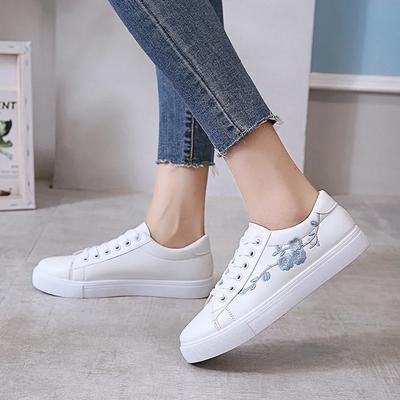 Damen Freizeitschuhe Frühling Herbst Mode Weiße Schuhe 2025 Neu Atmungsaktiv Bestickte Blume Lässige Sneaker Zapatos De Mujer