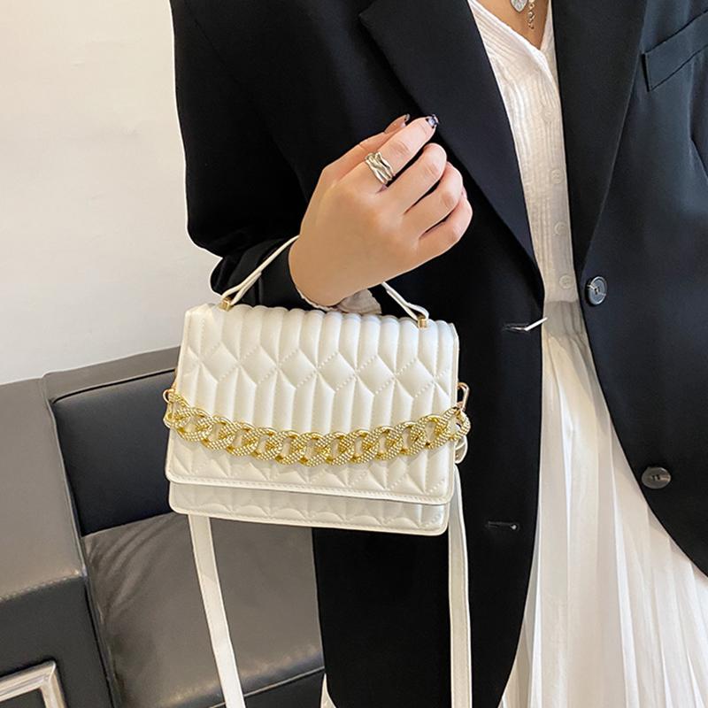 Роскошная женская сумка через плечо с толстыми цепочками из искусственной кожи — фото 7