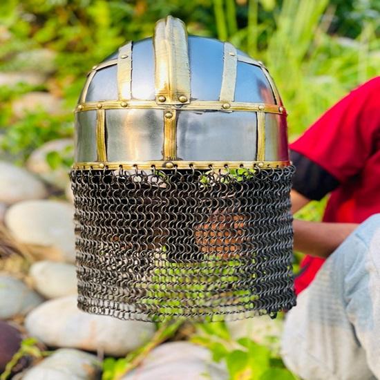 Vandal Medusa Helm Wikinger Kettenhemd Stahl und Messing Helm Nordischer Kriegerhelm Perfekt für Cosplay Bestes Geschenk Helm