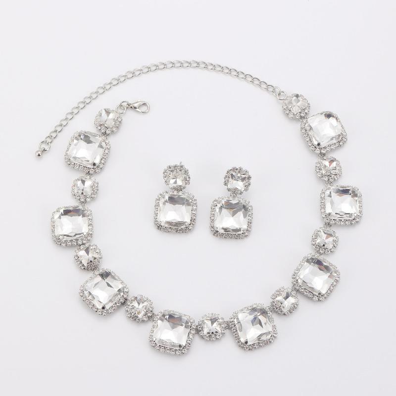 Exaggerated Luxury Rhinestone Green Red and White Earrings Necklace Set Earrings