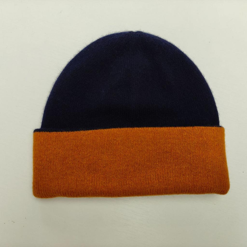 Autumn and winter color matching knitted hats, men's and women's cold hats, face-showing small wool hats, seamless integrated double-layer two-color c