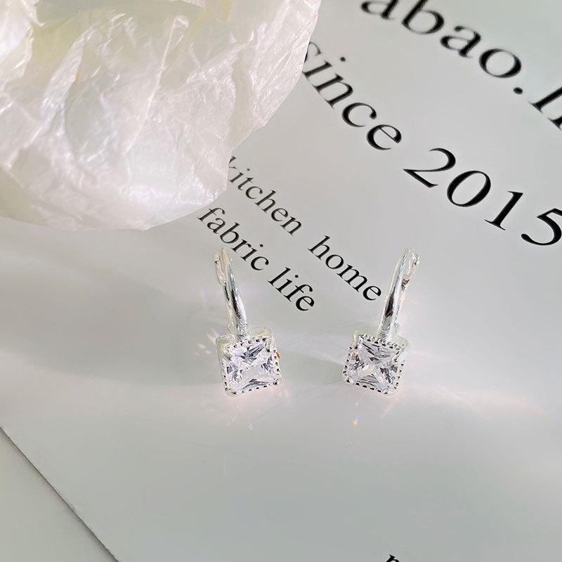 Kwadratowa Klamra na Ucho Lekki Luksus Wykwintne Wysokiej Klasy Nisza Design Kolczyk Kolczyk Kolczyk Kolczyki