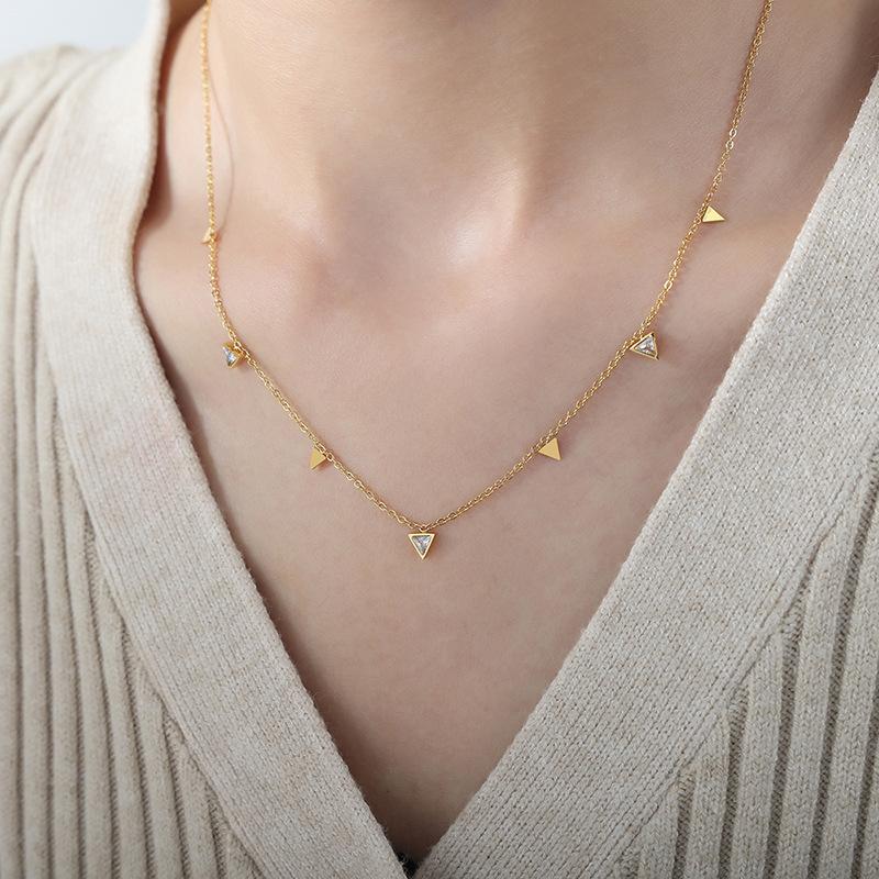 Triangular Zircon Niche Personality Temperament Versatile Necklace Empress Dowager West Retro Temperament Collarbone Chain Light Luxury Jewelry