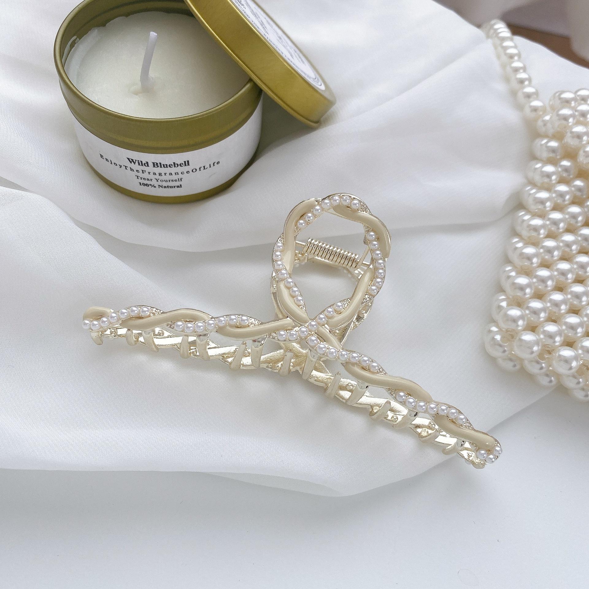 

Hair Designer Alloy Claw Clip For Women With Fashionable Geometric Patterns Colors And OffWhite Ribbon 10.8cm