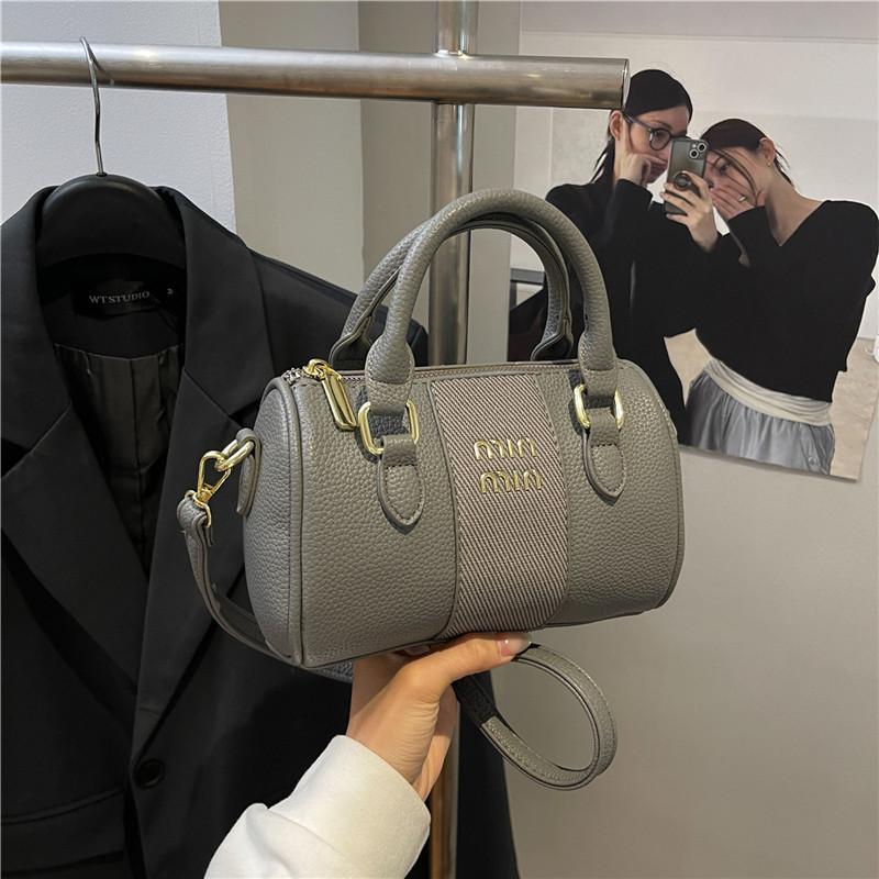 Premium Texture Small Bag Women's Bag New Versatile Messenger Bag Single Shoulder Portable Pillow Bag Tide