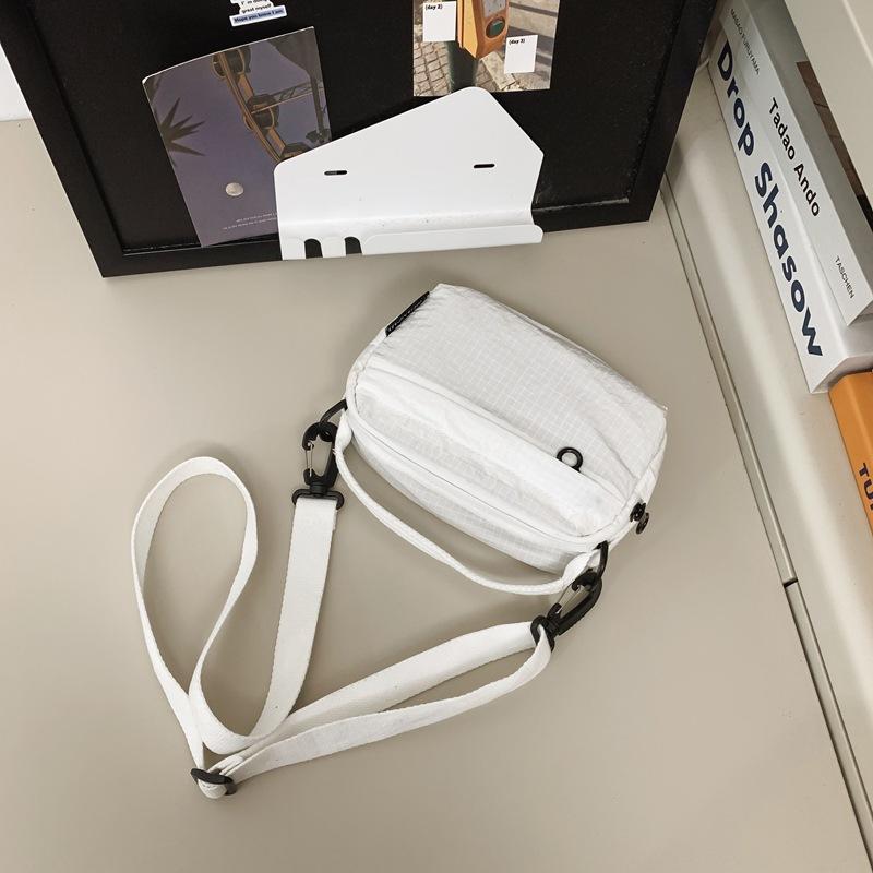 Niche Lightweight Messenger Bag, Small Square Bag, New Fashionable Shoulder Bag, Student Large-capacity Commuter Mobile Phone Bag Tide