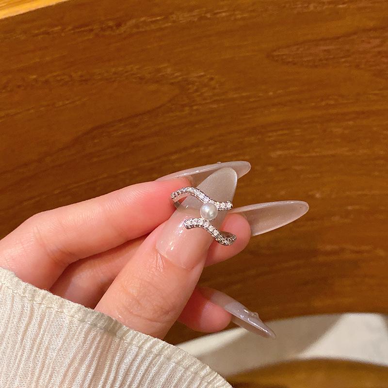 Elegant Niche Micro-Inlaid Zircon Butterfly Ring – Women's Trendy Open Design Index Finger Accessory