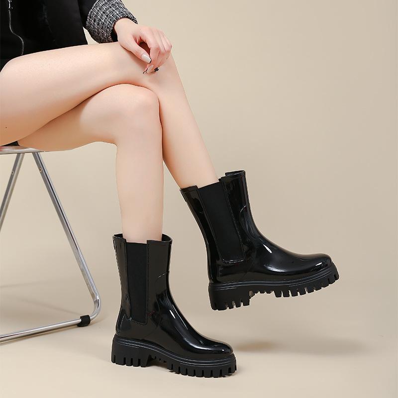 2024 Women Outer Wear Rain Boots Cute Waterproof Shoes Korean Short Slip Slip Shoes Women Rain Boots Thick Sole Rubber Shoes