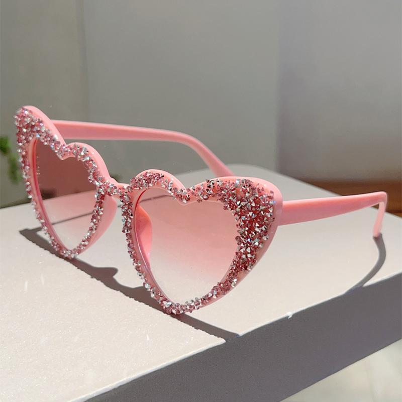 Vintage Heart Shaped Sunglasses with Rhinestones Women New Original Sweet Sun Glasses Trendy Brand Decorative Shades