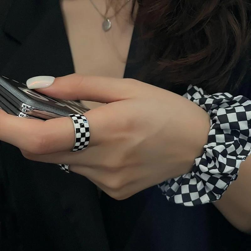 foxanry INS Fashion Hip Hop Rings Vintage Couples Black and White Grid Pattern Design Jewelry