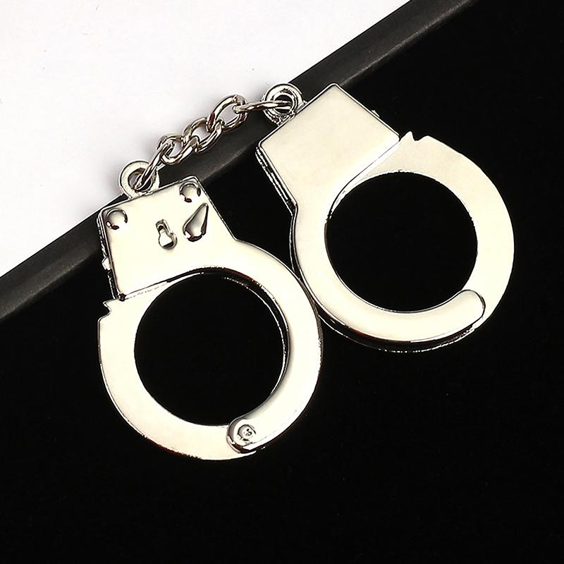 Creative Handcuffs Shaped Pendant Keychain Pink And Silver Color Keyring Bag Hanging Decoration For Men Women Punk Jewelry Gift
