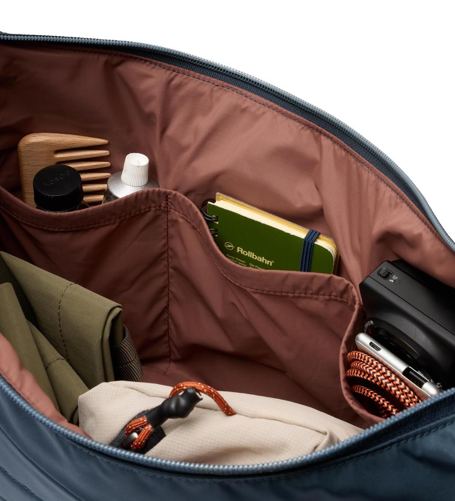 Bellroy Laneway Crescent Bag, 12L Capacity, Simple Crescent-Shaped Shoulder Bag with Interior and Exterior Pockets, Adjustable Strap, and Amazing