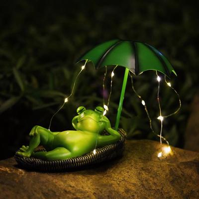 Statua da giardino a forma di rana solare con luci a LED Decorazione per scultura a rana Decorazione per esterni Figurina di animali Ornamento impermeabile per patio Prato