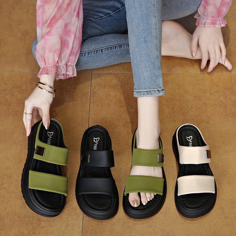 Thick-soled Cool Slippers for Women's Summer Wear 2025 New Models with Skirts, Beach Roman Sandals, Soft Soles for Pregnant Women