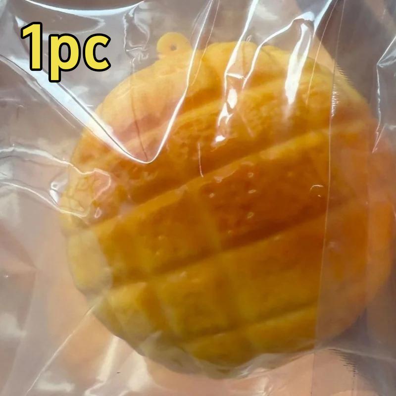 Simulate Crispy Pineapple Stress Ball Homemade Pineapple Handmade Ball Stress Relieving Ventilating Artifact Handmade Home Decor