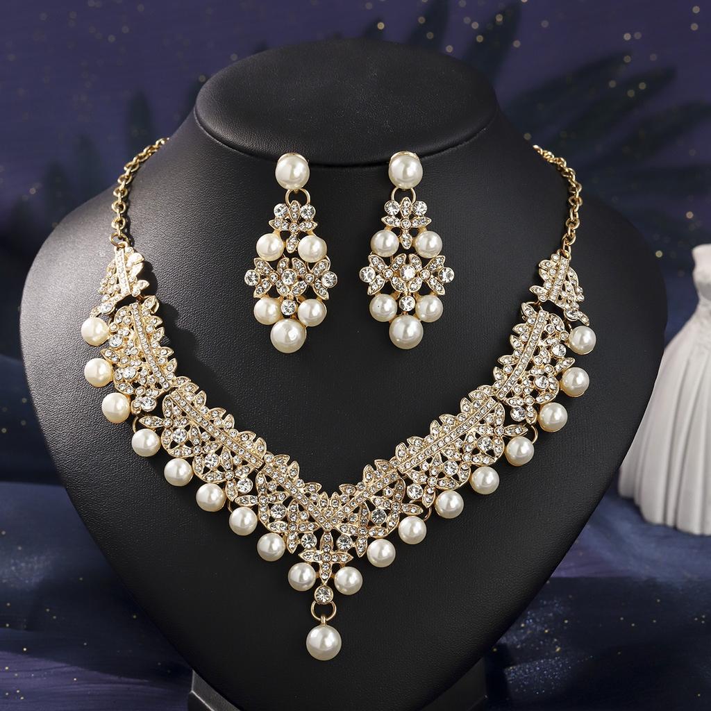 European and American Retro Necklace Earrings Set Bridal Wedding Banquet Dress Accessories Exaggerated Luxury Ruby Two-piece Set 2026