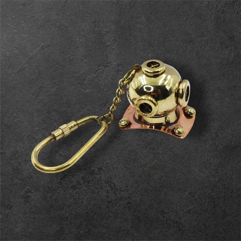 Brass Diving Helmet Keychain: Nautical Scuba Diver Keyring