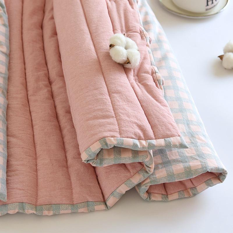 Fashion winter plaid hooded cotton-padded jacket to keep warm Chinese handmade cotton-padded jacket