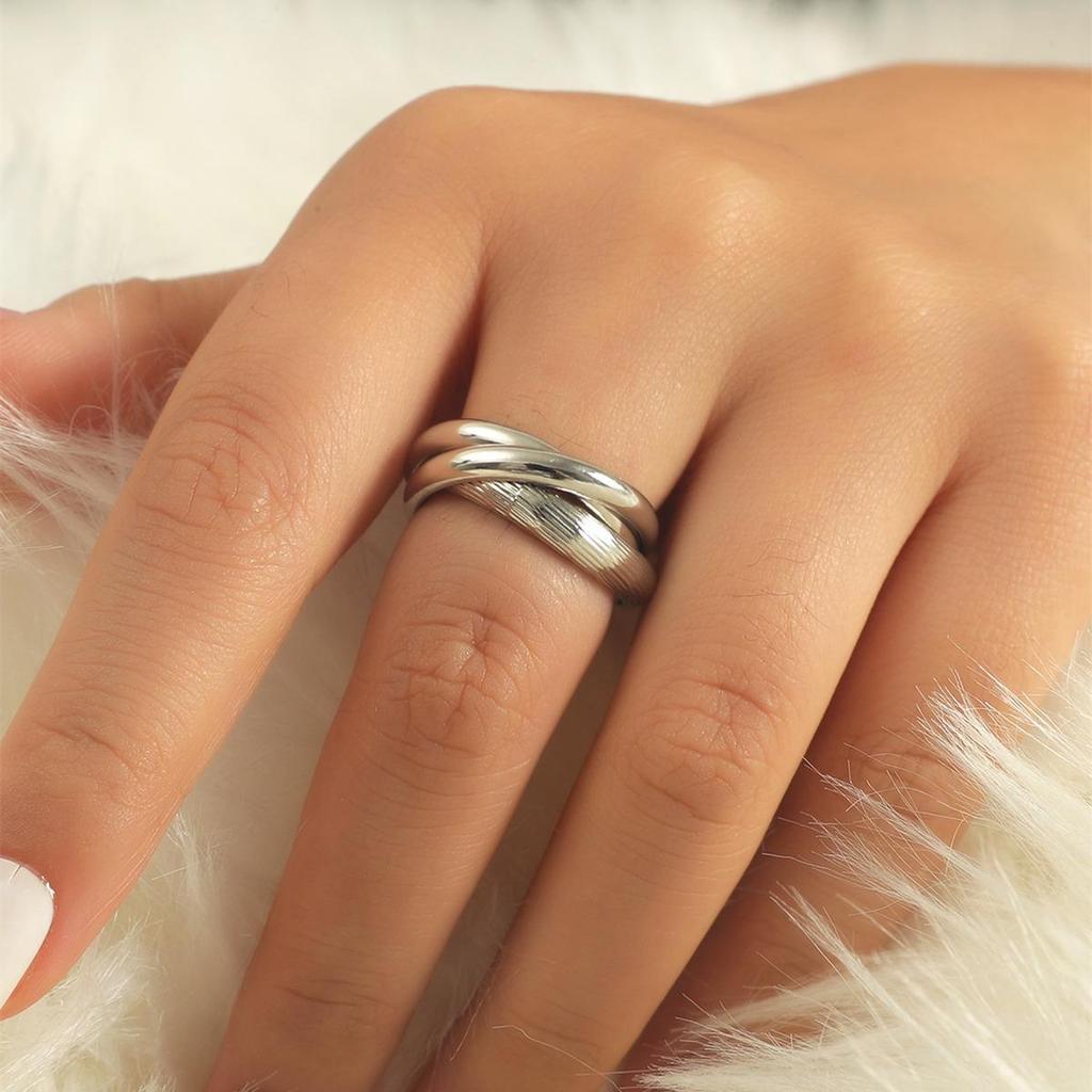 European and American Style Knotted Ring for Women - Celebrity Inspired Fashion Couple Rings