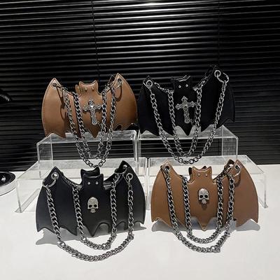 Gothic Stil Fledermaus & Totenkopf PU Leder Umhängetasche Vintage Einfarbige Crossbody-Tasche mit Verstellbarem Kettenriemen für Ausflüge und den Alltag CLE