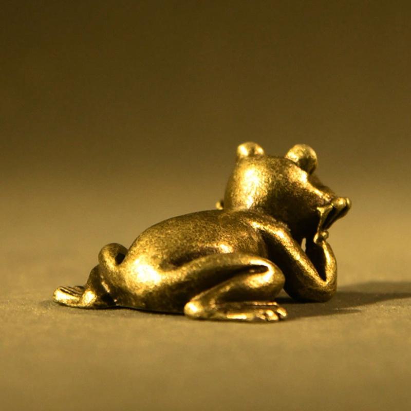 Retro Solid Brass Small Frog Figurine, Creative Car Accessories Ornament, Office Desk Decor, (Meditation Frog Can Be Used As Tea Pet, Incense Burner